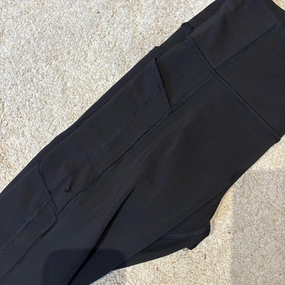 Athleta Ultimate Stash 7/8 Tight in Black - Picture 7 of 8